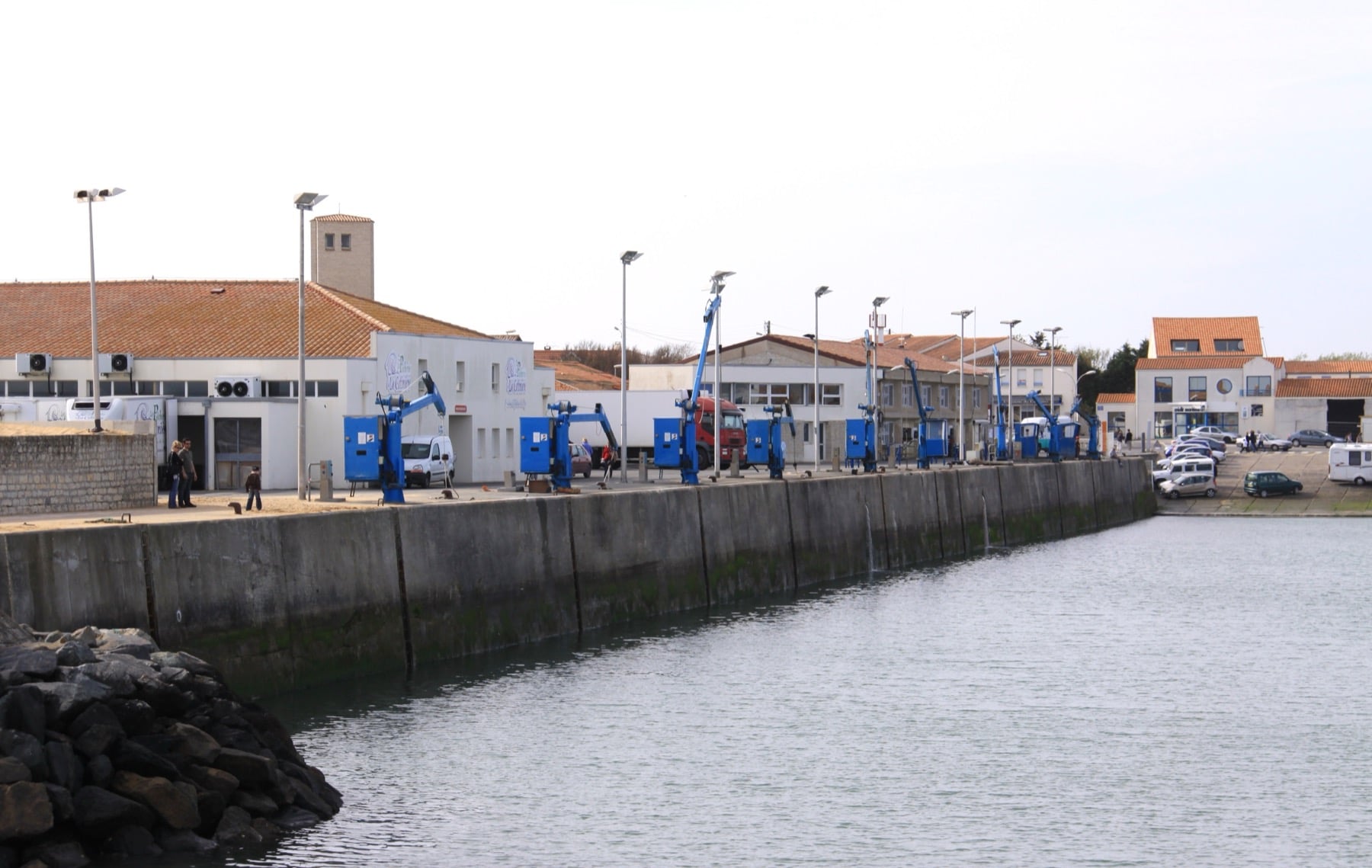 Quai de débarquement et criée du port de La Cotinière