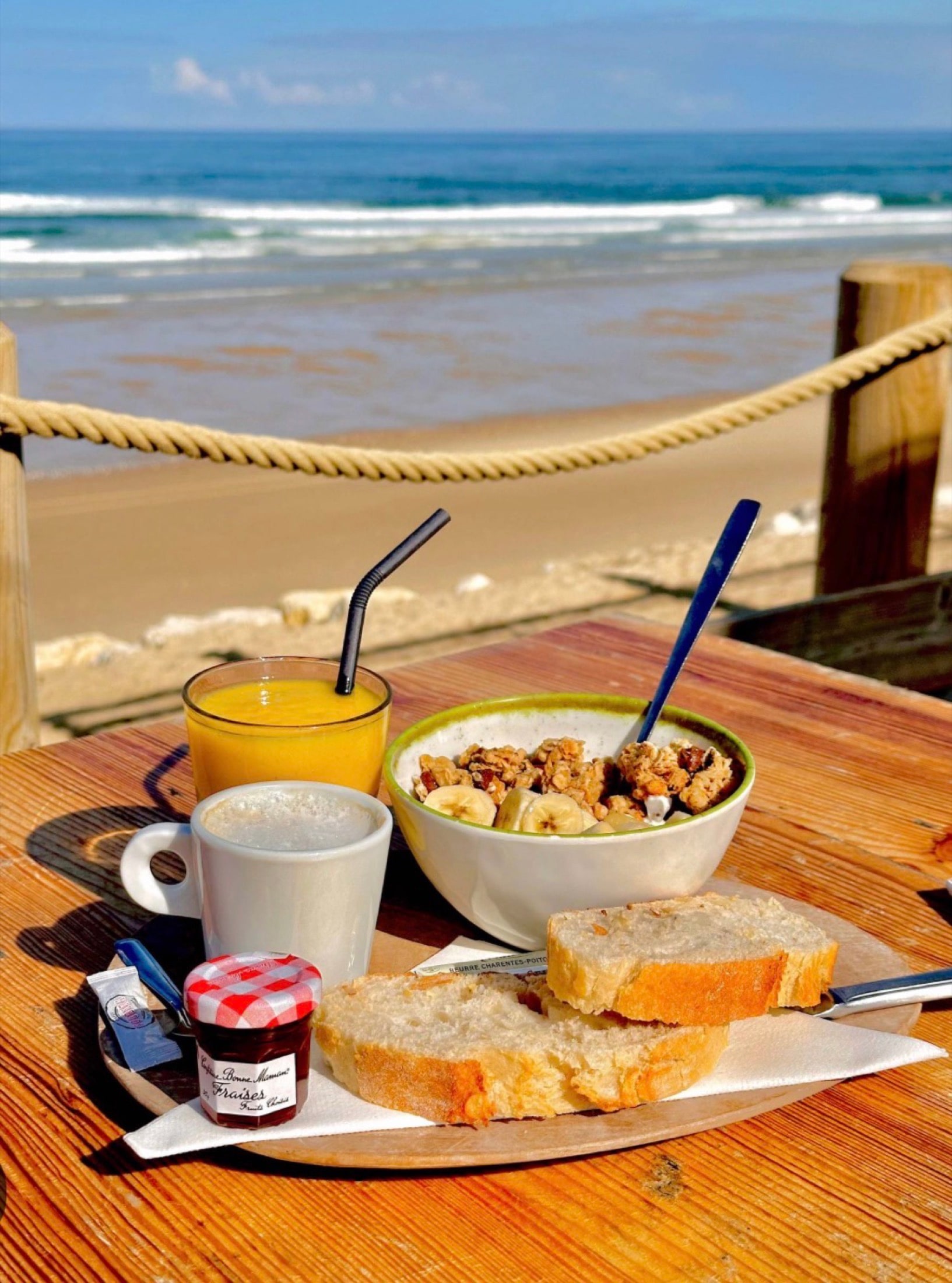Petit-déjeuner face à l’océan