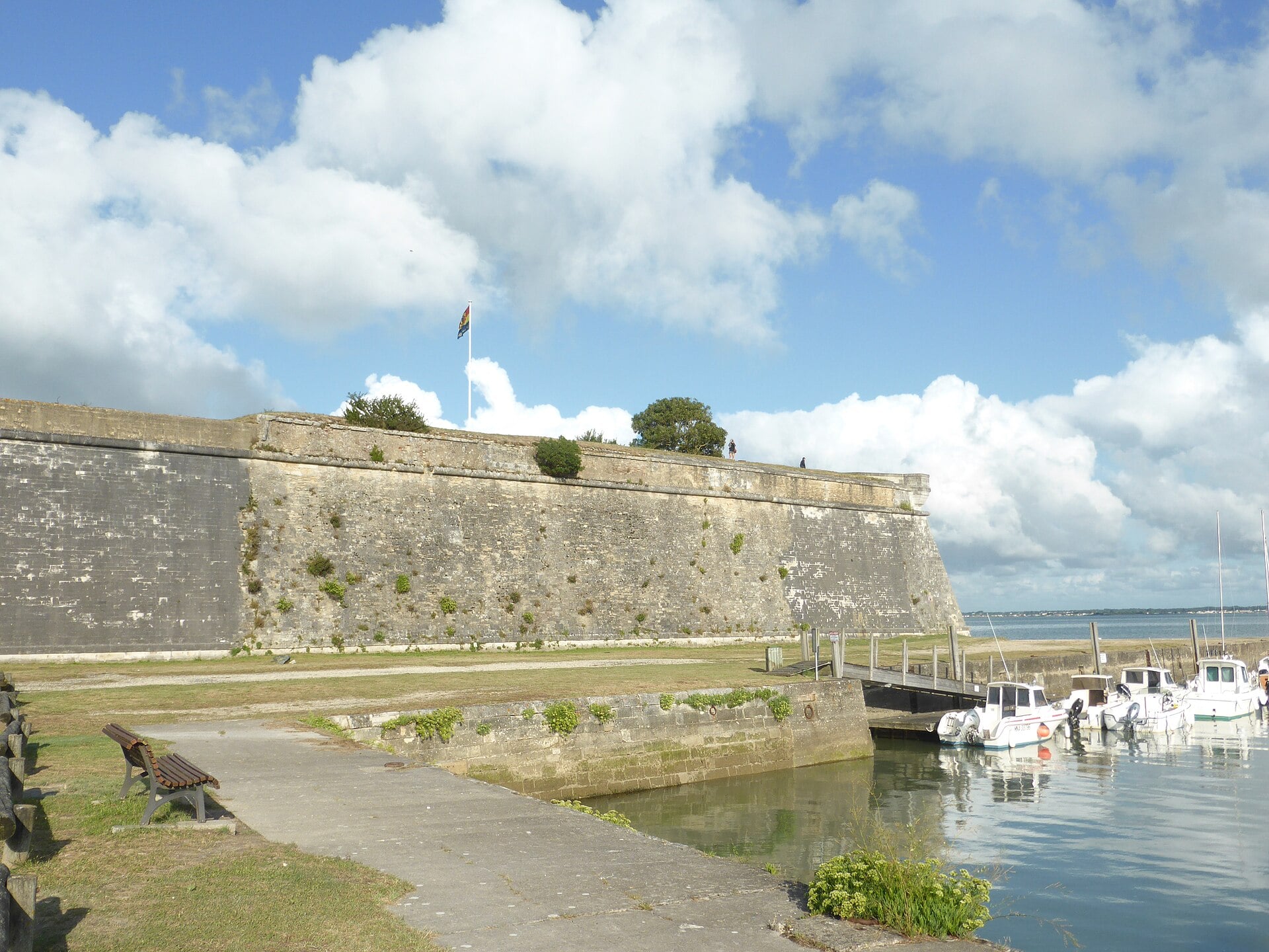 Le port observé depuis la Citadelle du Château-d’Oléron