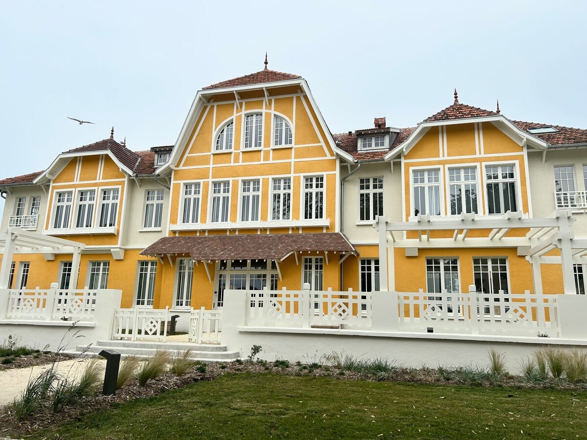 Façade historique de La Maison Heureuse à Boyardville