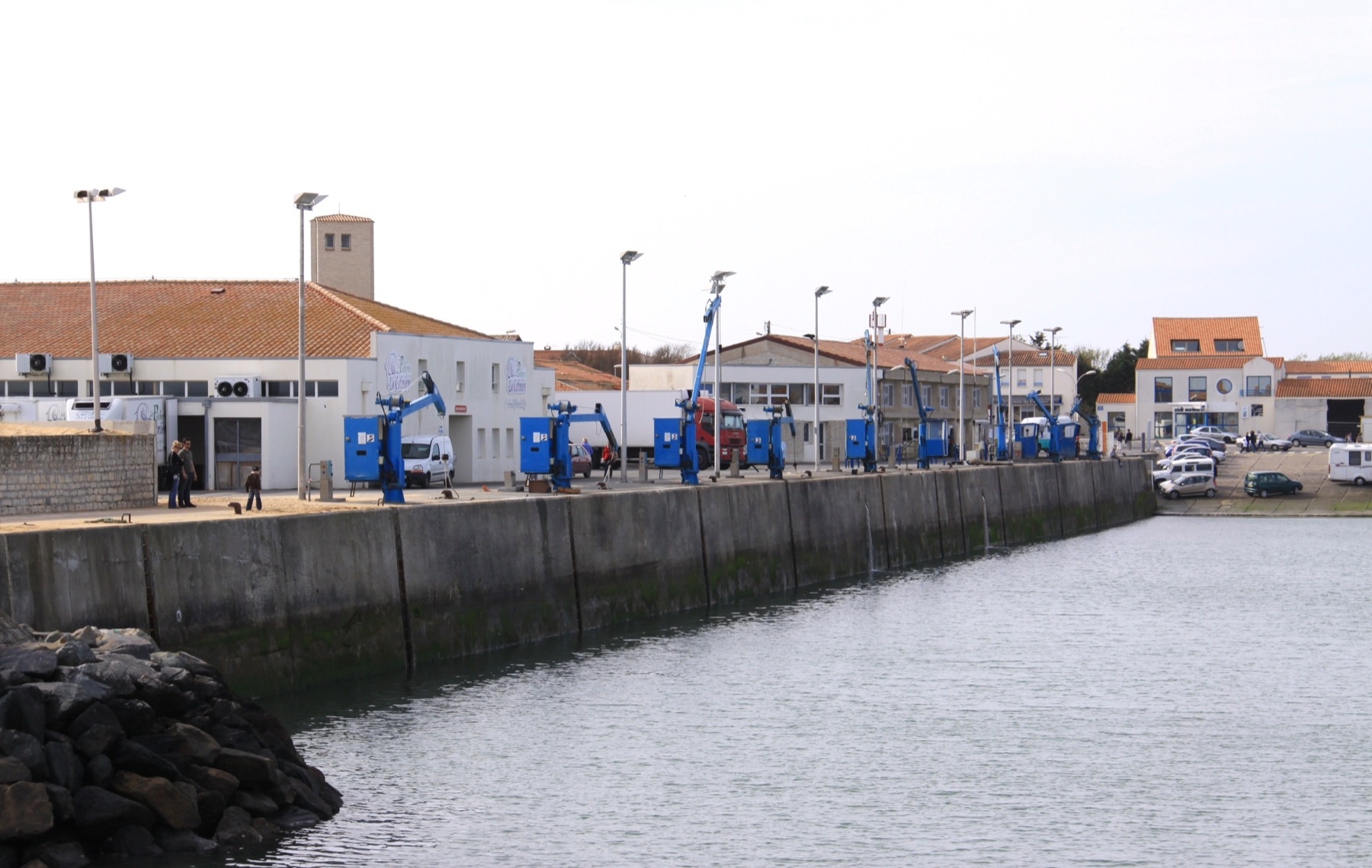 Quai de débarquement et criée du port de La Cotinière