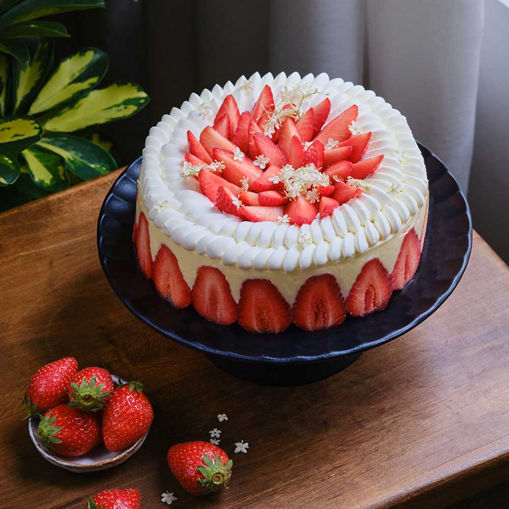 Fraisier garni de fraises fraîches signé Nina Métayer